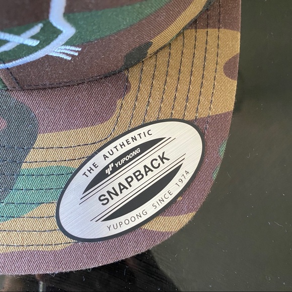Kat Phyte Camo Print Snap Back Cap Brand New - Picture 2 of 3